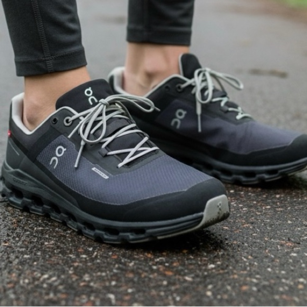 On Running waterproof  women Cloudrunning Shoes in Dark Gray